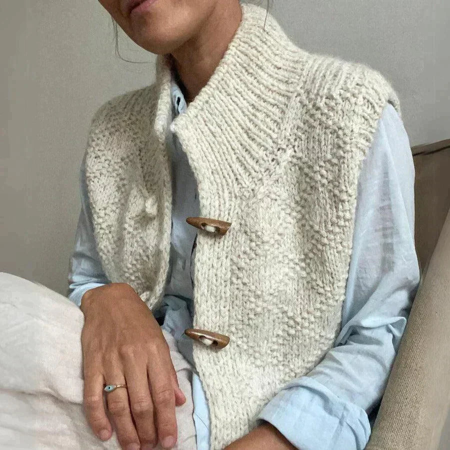 Rufus | Strickweste mit Hornknöpfen für Frauen