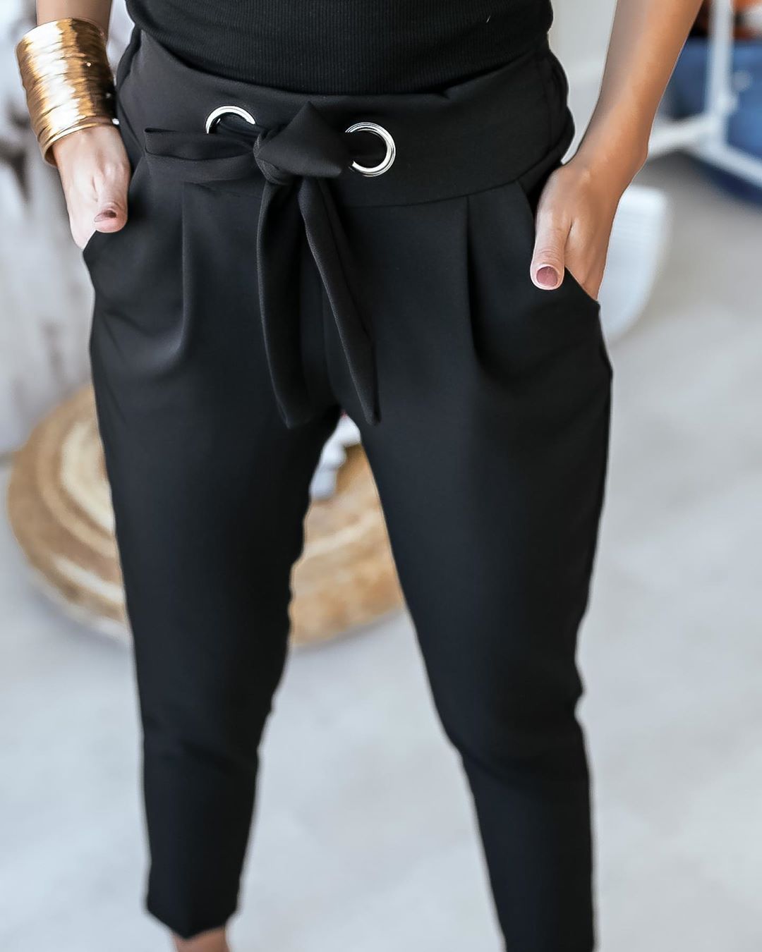 Margot | Schicke High-Waist-Hose mit Bindegürtel und schmalem Bein für Frauen