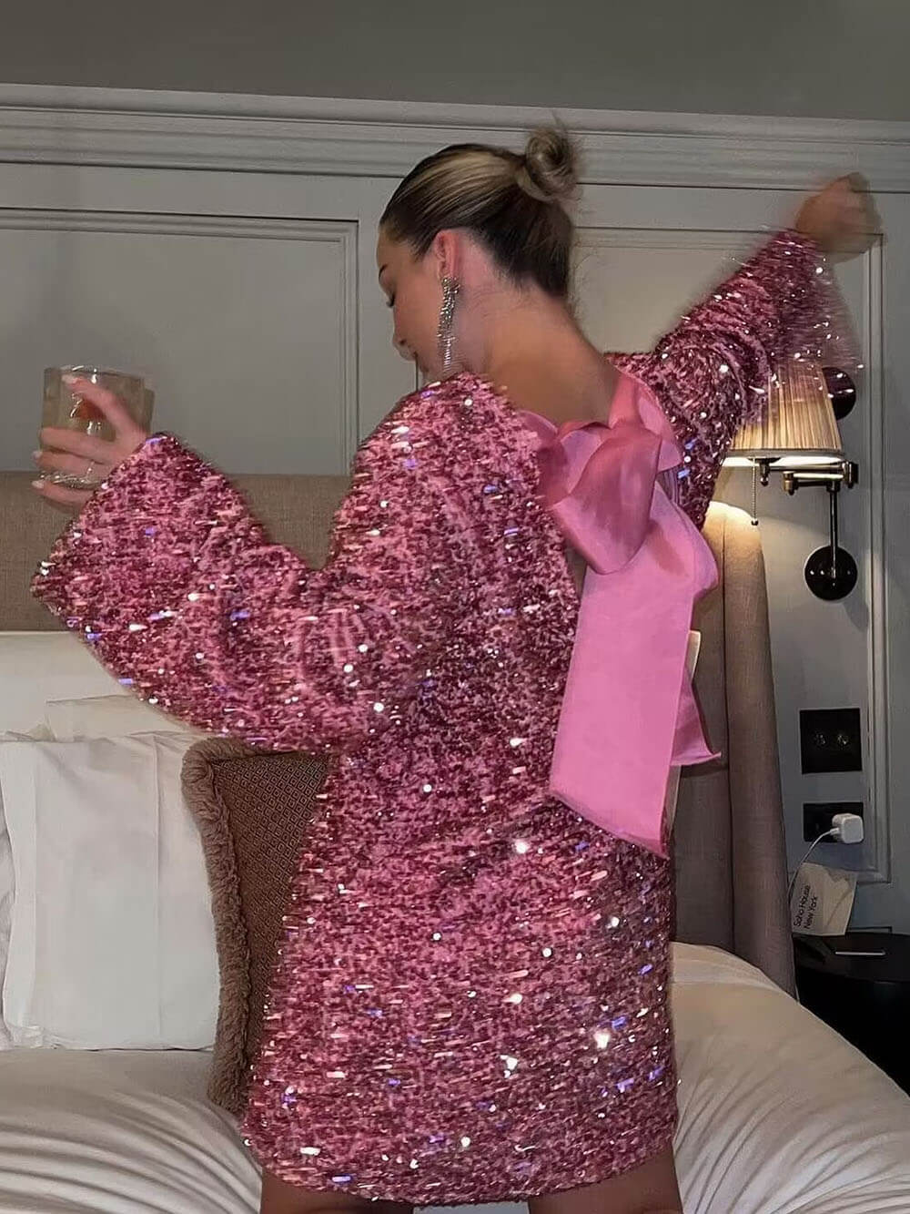 Quincy | Paillettenkleid mit Schleifendetail und ausgestelltem Schnitt für Frauen