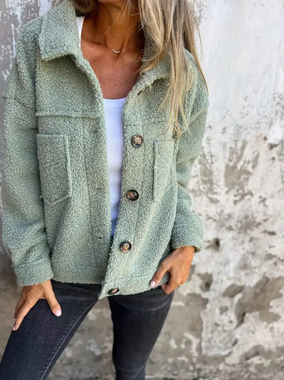 Yasmine | Kurzjacke aus Teddyfleece mit Knopfleiste für Frauen
