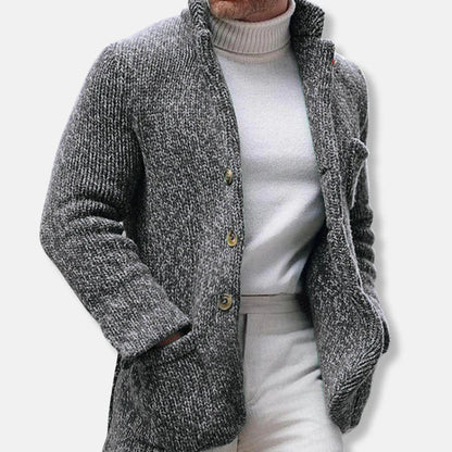 Emil – strukturierter cardigan mit stehkragen und knopfleiste