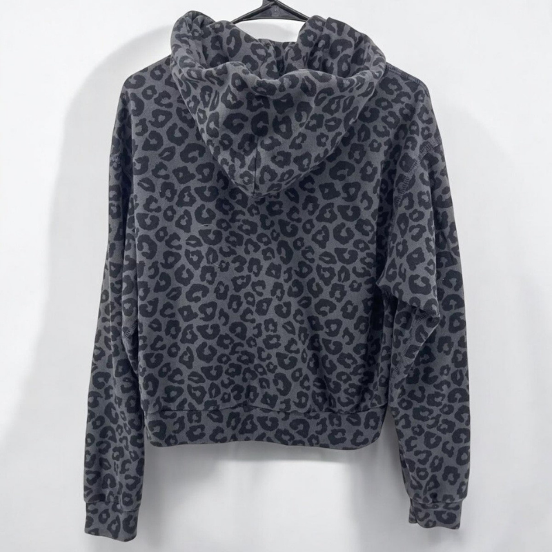 Herren-hoodie mit leopardenmuster - stilvoll und lässig für streetwear