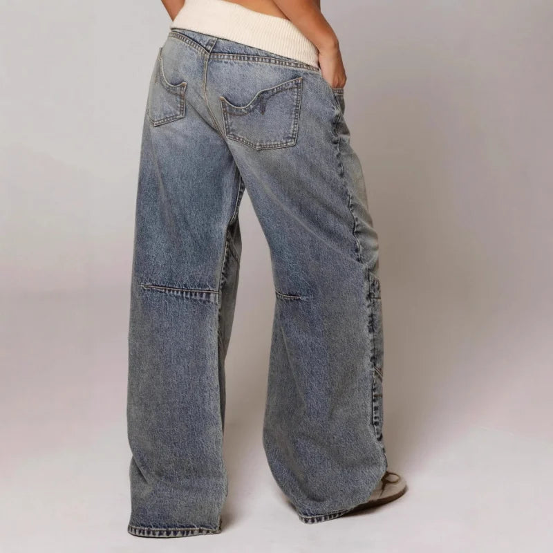Urbane damenjeans in lässiger passform mit elastischem bund
