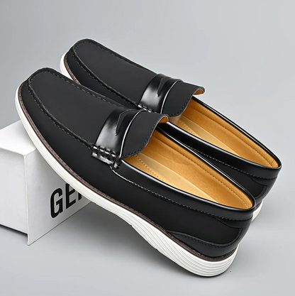 Hochwertige herren-loafer aus leder – elegantes schuhdesign