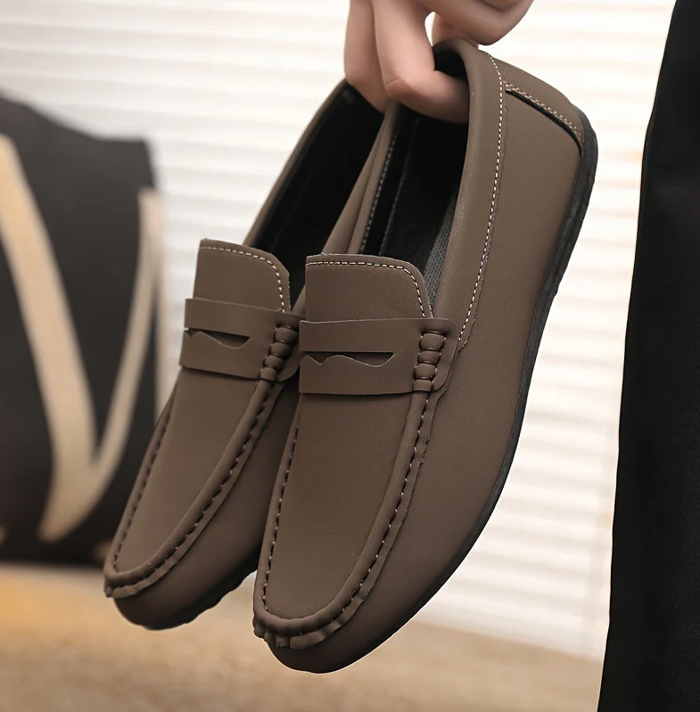Elegante herren-loafer in verschiedenen farben