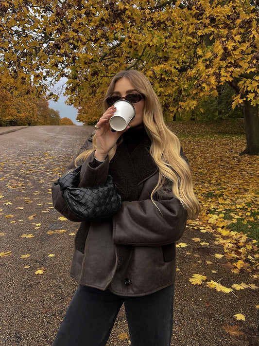 Kiara stylische jacke mit kunstleder- und fleece-details – damen