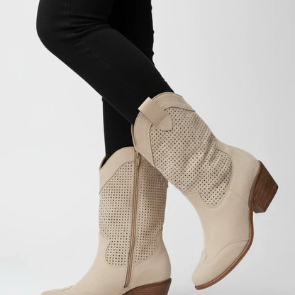 Damen-cowgirl-stiefeletten mit perforation und western-absatz – damen
